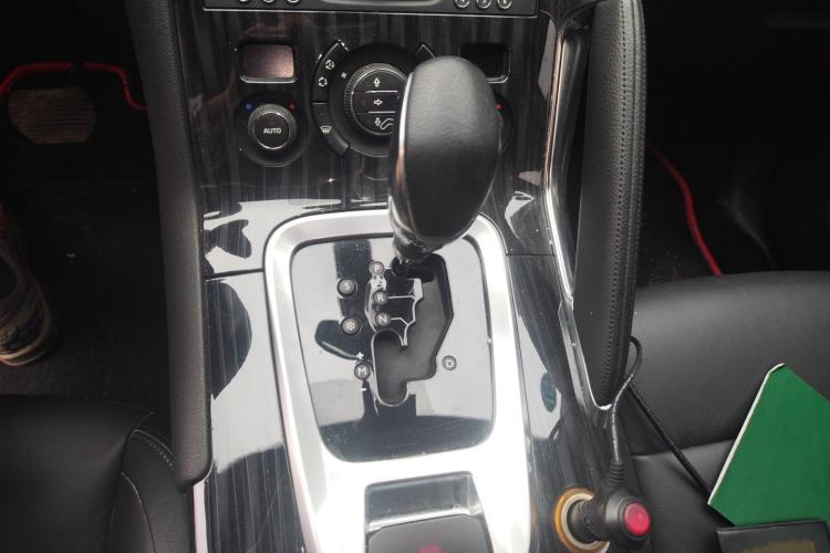 Used Peugeot 3008 2013 1.6THP Automatic Prestige Edition Gear Lever