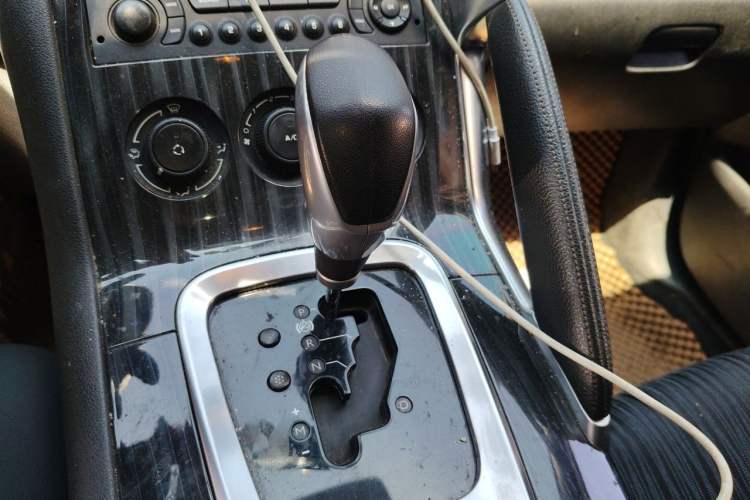 Used Peugeot 3008 2013 2.0L Automatic Classic Edition Gear Lever