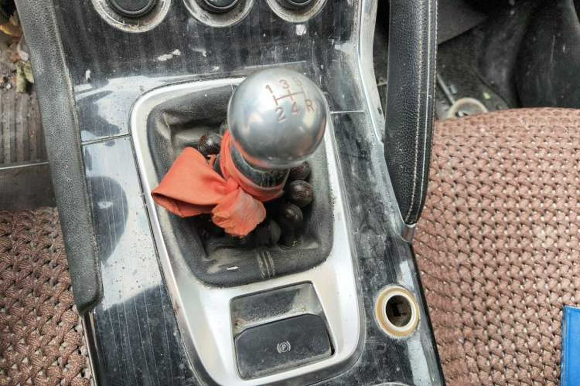 Used Peugeot 3008 2013 2.0L Manual Classic Edition Gear Lever