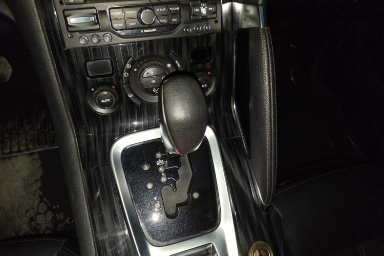 Used Peugeot 3008 2013 1.6THP Automatic Prestige Edition Gear Lever