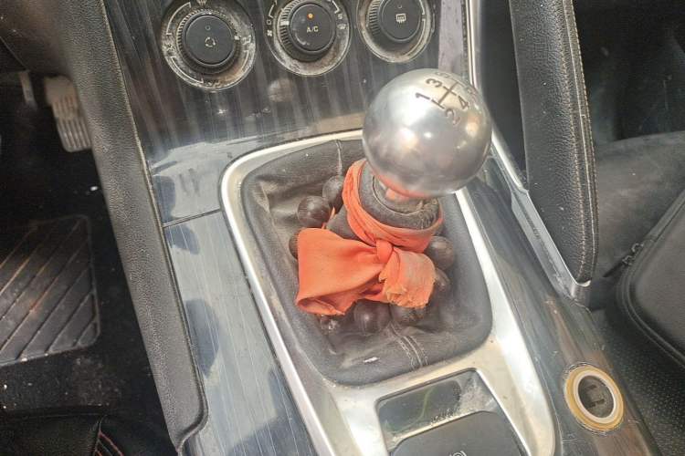 Used Peugeot 3008 2013 2.0L Manual Classic Edition Gear Lever