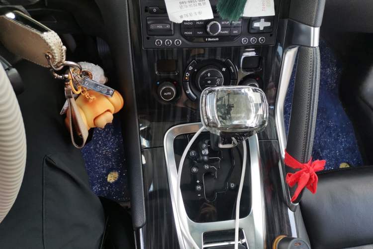 Used Peugeot 3008 2013 1.6THP Automatic Prestige Edition Gear Lever