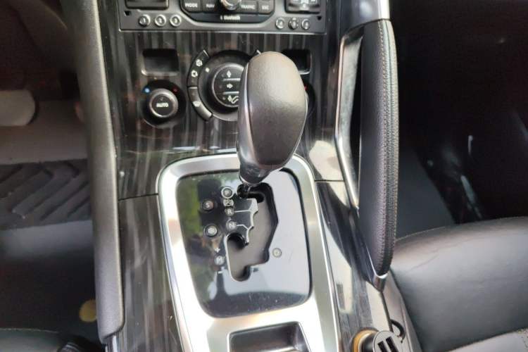 Used Peugeot 3008 2013 1.6THP Automatic Prestige Edition Gear Lever