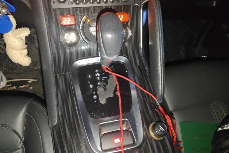 Used Peugeot 3008 2013 2.0L Automatic Trend Edition Gear Lever