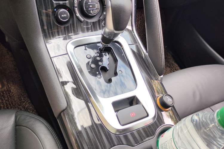 Used Peugeot 3008 2013 1.6THP Automatic Prestige Edition Gear Lever
