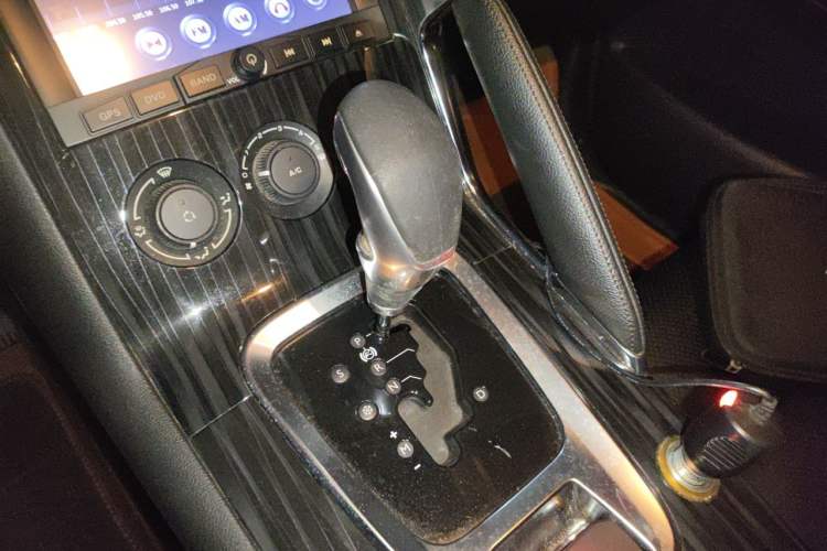 Used Peugeot 3008 2013 2.0L Automatic Classic Edition Gear Lever