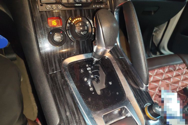 Used Peugeot 3008 2013 1.6THP Automatic Prestige Edition Gear Lever