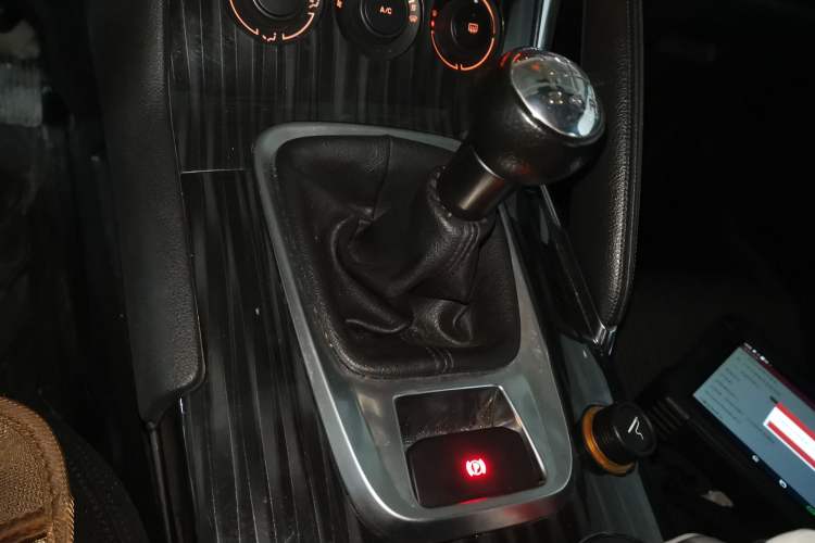 Used Peugeot 3008 2013 2.0L Manual Classic Edition Gear Lever