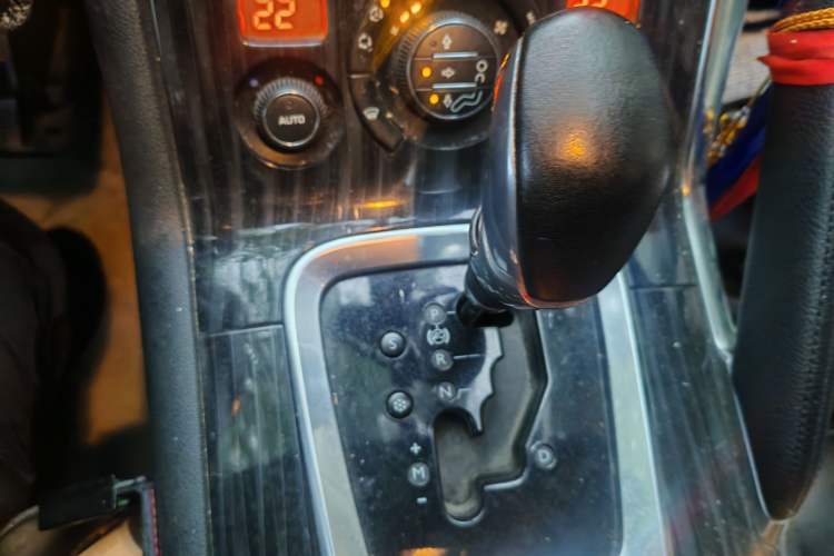 Used Peugeot 3008 2013 1.6THP Automatic Prestige Edition Gear Lever