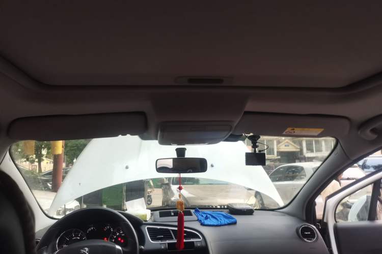 Used Peugeot 3008 2013 2.0L Automatic Trend Edition Headliner