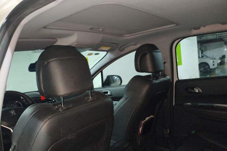 Used Peugeot 3008 2013 1.6THP Roland Garros Edition Headliner