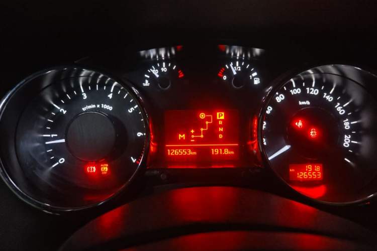 Used Peugeot 3008 2013 1.6THP Roland Garros Edition Instrument Cluster