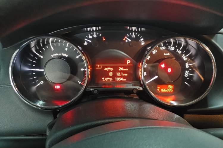 Used Peugeot 3008 2013 2.0L Automatic Classic Edition Instrument Cluster
