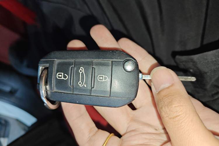 Used Peugeot 3008 2013 2.0L Automatic Classic Edition Interior 1