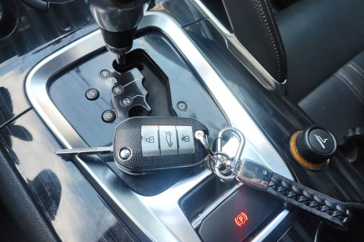Used Peugeot 3008 2013 2.0L Automatic Trend Edition Interior 1