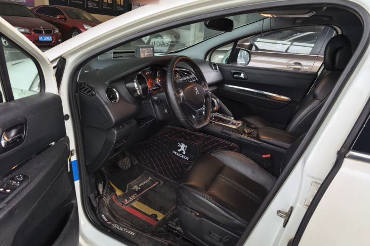 Used Peugeot 3008 2013 1.6THP Automatic Prestige Edition Interior 3