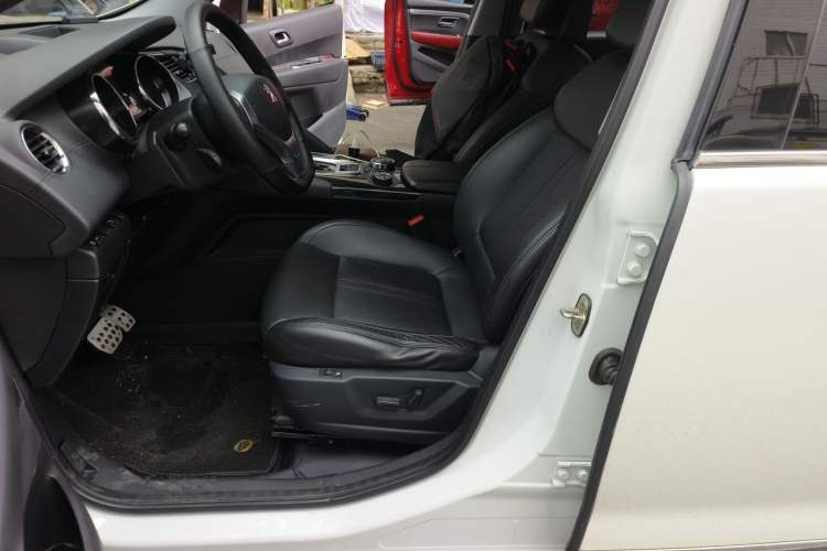 Used Peugeot 3008 2013 1.6THP Automatic Trend Edition Left Front Seat
