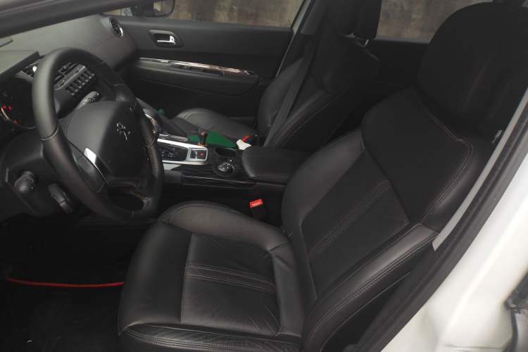 Used Peugeot 3008 2013 1.6THP Automatic Prestige Edition Left Front Seat