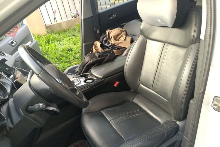 Used Peugeot 3008 2013 2.0L Automatic Trend Edition Left Front Seat