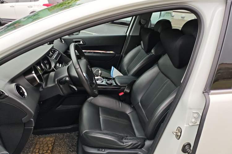 Used Peugeot 3008 2013 1.6THP Automatic Prestige Edition Left Front Seat