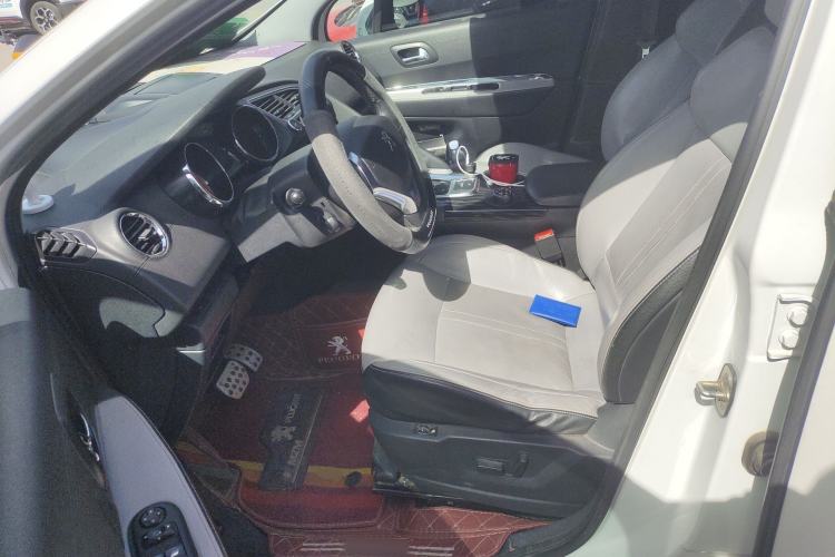 Used Peugeot 3008 2013 1.6THP Roland Garros Edition Left Front Seat