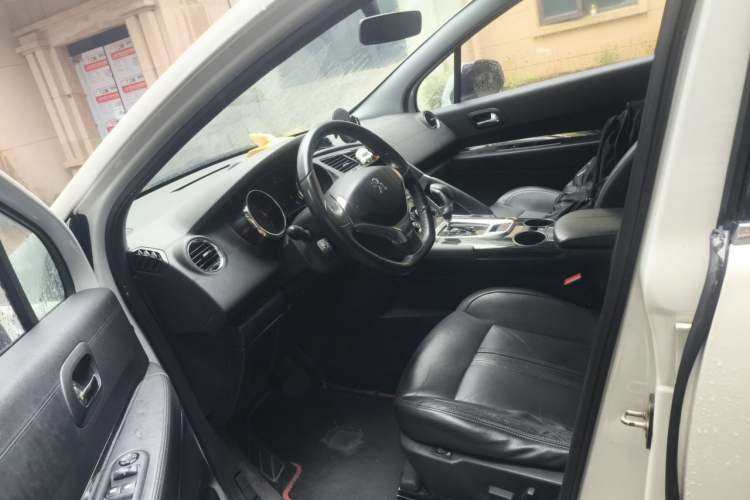 Used Peugeot 3008 2013 2.0L Automatic Trend Edition Left Front Seat