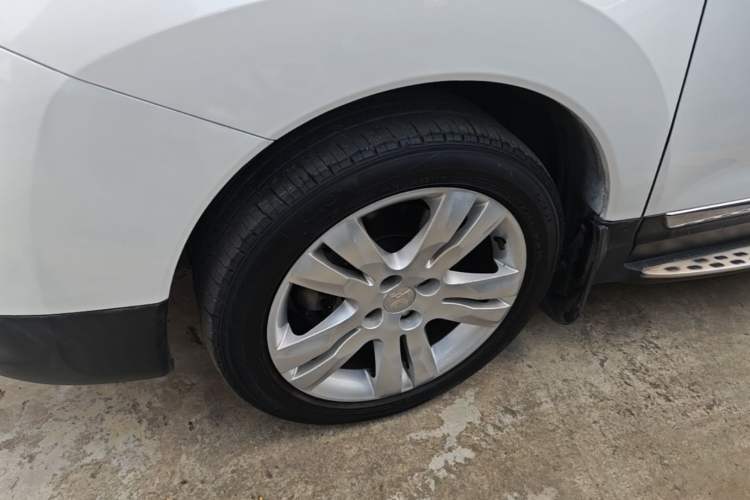 Used Peugeot 3008 2013 2.0L Automatic Trend Edition Left Front Wheel Hub