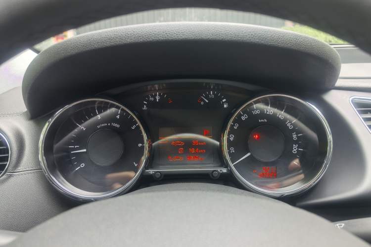 Used Peugeot 3008 2013 2.0L Automatic Trend Edition Odometer Close Up