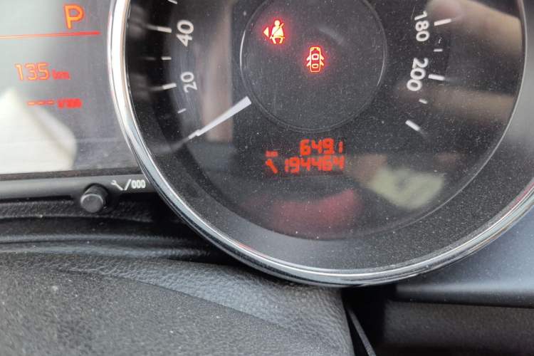 Used Peugeot 3008 2013 1.6THP Automatic Prestige Edition Odometer Close Up
