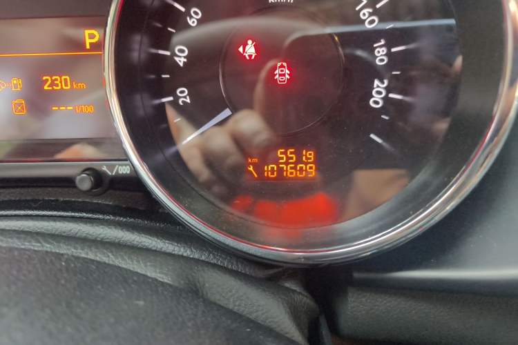 Used Peugeot 3008 2013 2.0L Automatic Classic Edition Odometer Close Up