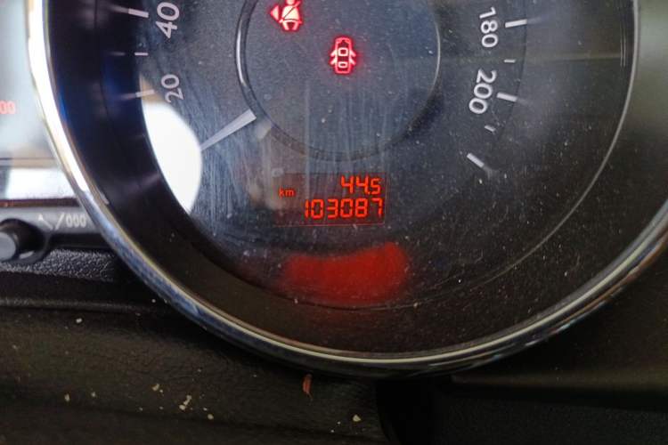 Used Peugeot 3008 2013 2.0L Automatic Trend Edition Odometer Close Up