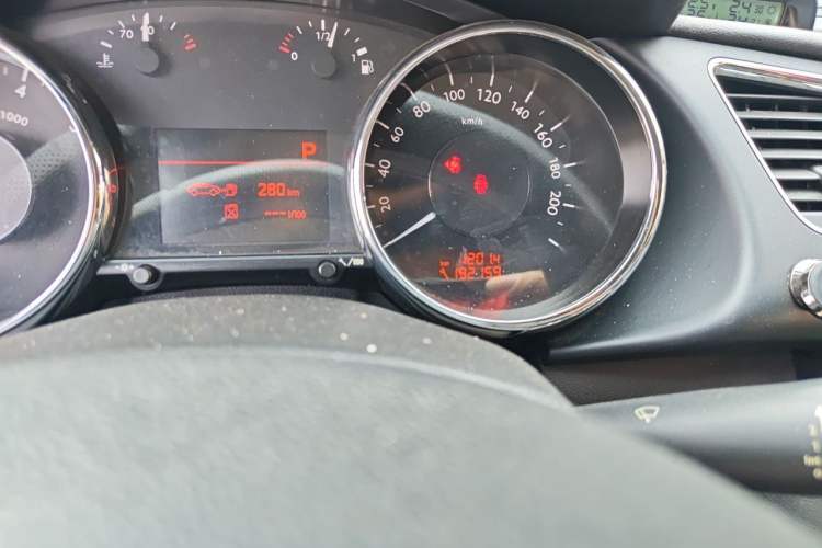 Used Peugeot 3008 2013 2.0L Automatic Trend Edition Odometer Close Up