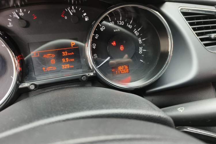 Used Peugeot 3008 2013 1.6THP Automatic Trend Edition Odometer Close Up