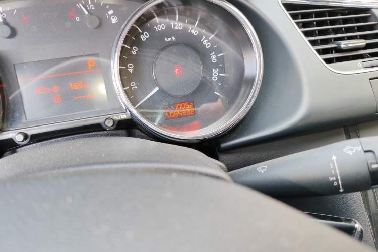 Used Peugeot 3008 2013 1.6THP Automatic Trend Edition Odometer Close Up