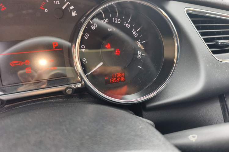 Used Peugeot 3008 2013 2.0L Automatic Trend Edition Odometer Close Up