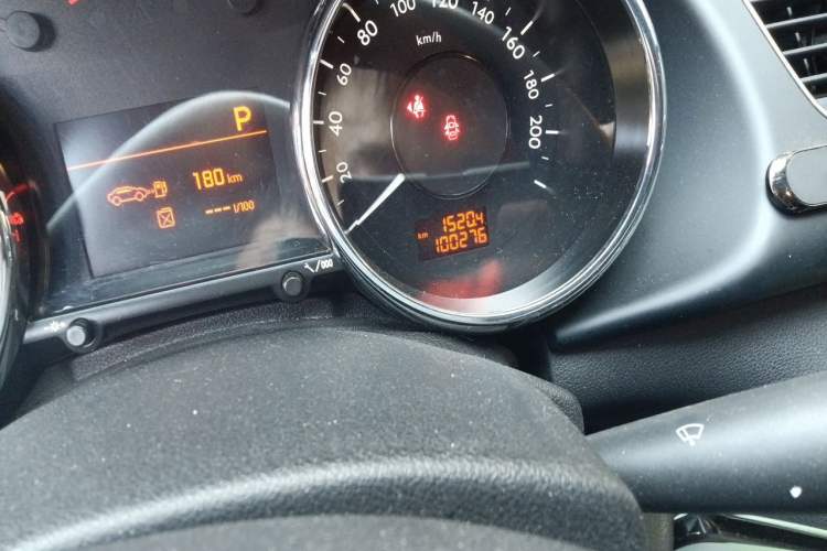 Used Peugeot 3008 2013 2.0L Automatic Trend Edition Odometer Close Up