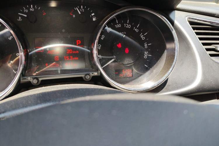 Used Peugeot 3008 2013 2.0L Automatic Classic Edition Odometer Close Up