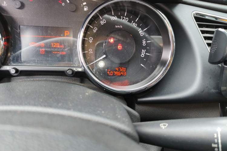 Used Peugeot 3008 2013 2.0L Automatic Trend Edition Odometer Close Up
