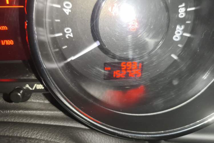 Used Peugeot 3008 2013 2.0L Automatic Trend Edition Odometer Close Up