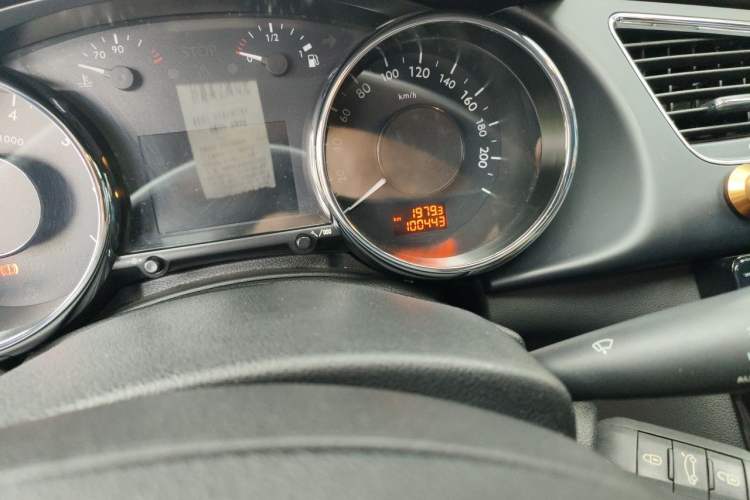 Used Peugeot 3008 2013 1.6THP Automatic Prestige Edition Odometer Close Up
