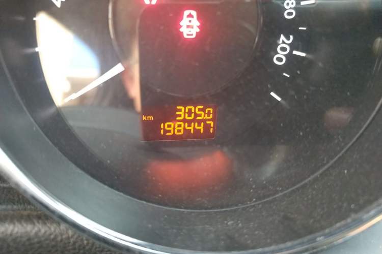 Used Peugeot 3008 2013 1.6THP Automatic Prestige Edition Odometer Close Up