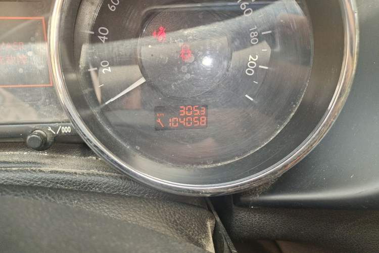 Used Peugeot 3008 2013 2.0L Manual Classic Edition Odometer Close Up