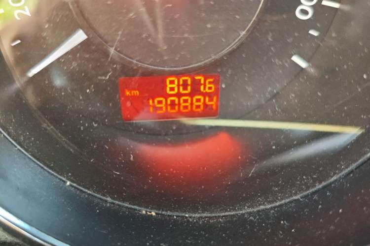 Used Peugeot 3008 2013 2.0L Automatic Classic Edition Odometer Close Up
