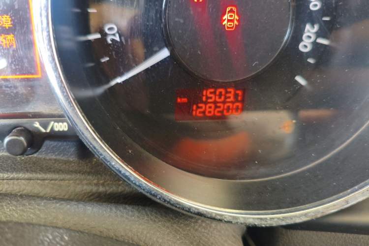 Used Peugeot 3008 2013 1.6THP Automatic Prestige Edition Odometer Close Up