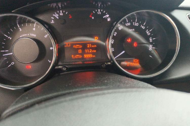 Used Peugeot 3008 2013 1.6THP Automatic Prestige Edition Odometer Close Up