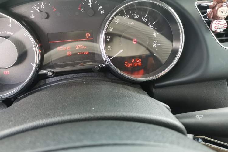 Used Peugeot 3008 2013 1.6THP Automatic Prestige Edition Odometer Close Up