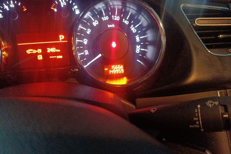 Used Peugeot 3008 2013 1.6THP Automatic Prestige Edition Odometer Close Up