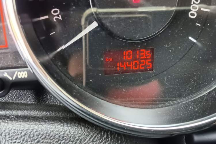 Used Peugeot 3008 2013 2.0L Automatic Classic Edition Odometer Close Up