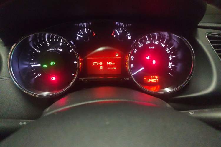 Used Peugeot 3008 2013 1.6THP Automatic Prestige Edition Odometer Close Up