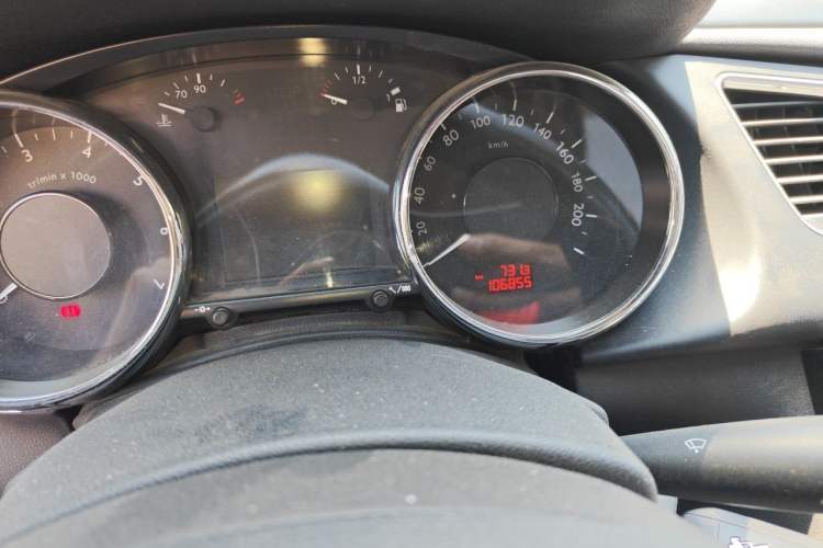 Used Peugeot 3008 2013 1.6THP Automatic Prestige Edition Odometer Close Up